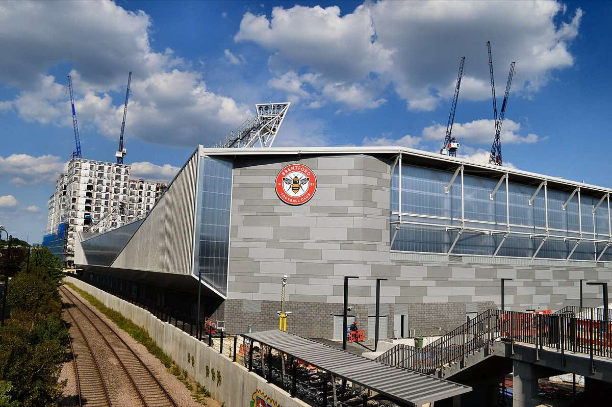 Стадион «Брентфорда» Gtech Community Stadium в Лондоне